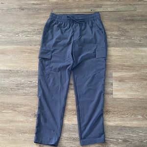 The North Face Women’s Blue Cargo Pants. Small